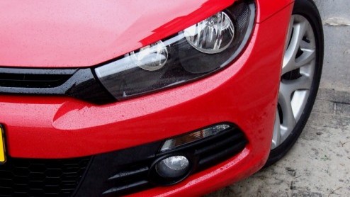 Wie de Golf wat te gewoontjes vindt en zijn of haar wilde haren nog niet verloren is, kan bij Volkswagen voortaan weer de Scirocco bestellen. D hit uit vroeger jaren is namelijk weer tot leven gewekt