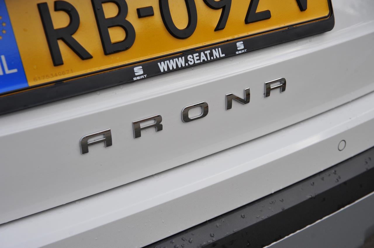 Seat plaatst zich met de Arona in het compacte SUV-segment. De auto deelt veel elementen met de nieuwe Ibiza.