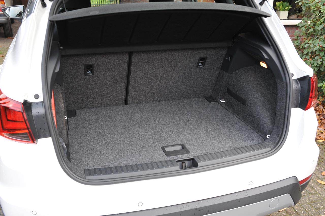 Seat plaatst zich met de Arona in het compacte SUV-segment. De auto deelt veel elementen met de nieuwe Ibiza.