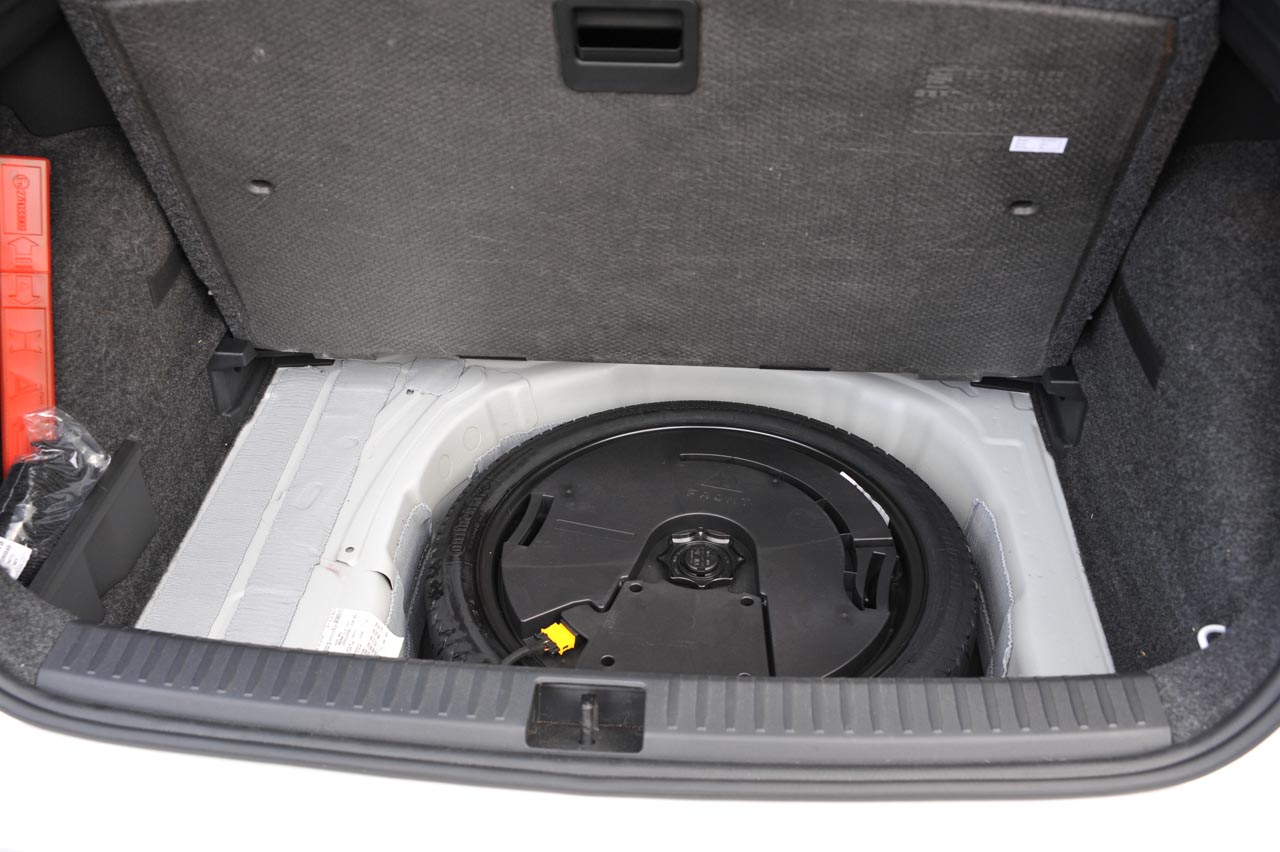 Seat plaatst zich met de Arona in het compacte SUV-segment. De auto deelt veel elementen met de nieuwe Ibiza.