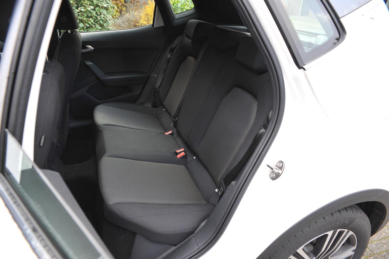 Seat plaatst zich met de Arona in het compacte SUV-segment. De auto deelt veel elementen met de nieuwe Ibiza.
