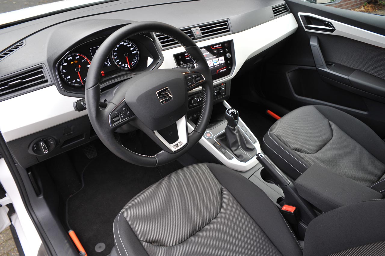 Seat plaatst zich met de Arona in het compacte SUV-segment. De auto deelt veel elementen met de nieuwe Ibiza.