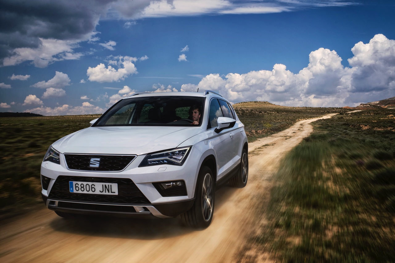Autotest nieuwe Seat Ateca, de eerste SUV van Seat waarmee de Tiguan, Kuga, Kadjar en anderen een flinke kluif aan krijgen. We rijden met de 1.4 TSI 150 pk.
