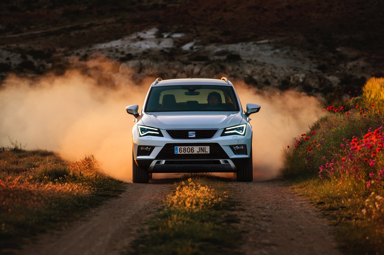 Autotest nieuwe Seat Ateca, de eerste SUV van Seat waarmee de Tiguan, Kuga, Kadjar en anderen een flinke kluif aan krijgen. We rijden met de 1.4 TSI 150 pk.