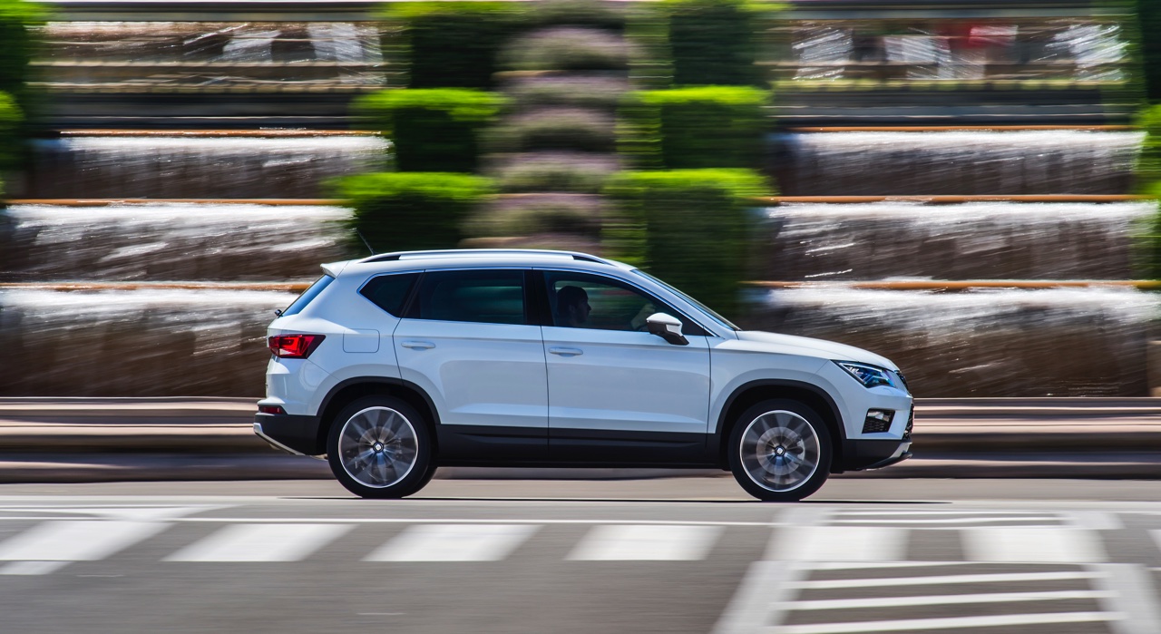 Autotest nieuwe Seat Ateca, de eerste SUV van Seat waarmee de Tiguan, Kuga, Kadjar en anderen een flinke kluif aan krijgen. We rijden met de 1.4 TSI 150 pk.