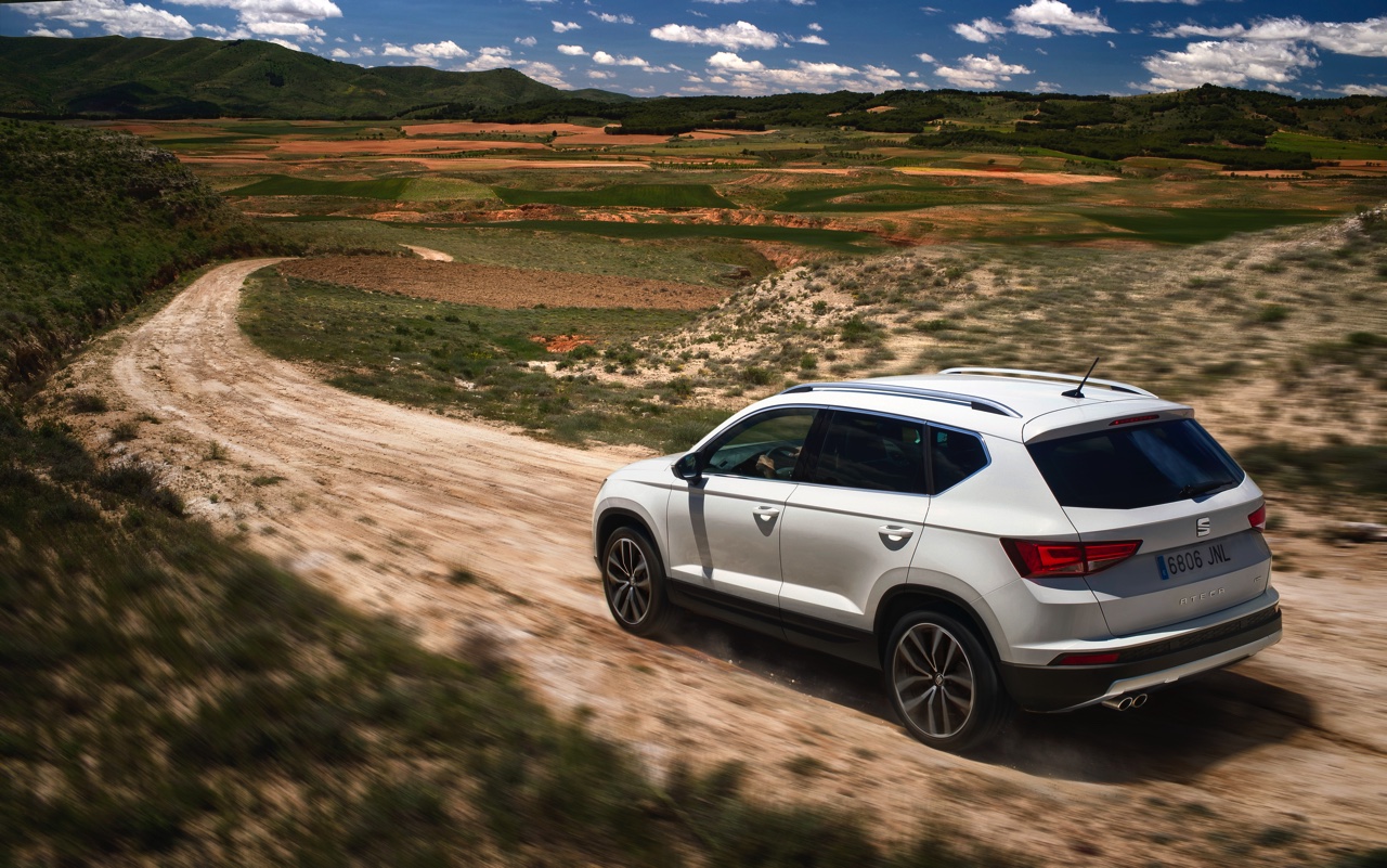 Autotest nieuwe Seat Ateca, de eerste SUV van Seat waarmee de Tiguan, Kuga, Kadjar en anderen een flinke kluif aan krijgen. We rijden met de 1.4 TSI 150 pk.
