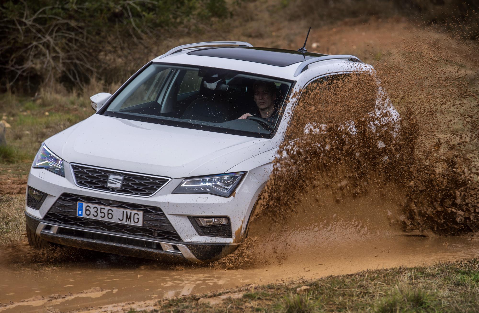 Eerste prijzen Seat Ateca SUV bekend. De nieuwe SUV van het merk komt in september naar Nederland met drie- en viercilinder motoren. We zetten alle uitvoeringen op een rij.