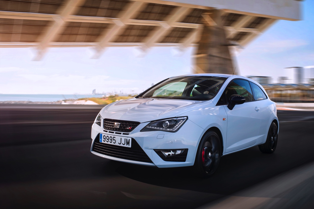 Autotest nieuwe Seat Ibiza Cupra 1.8 TSI. De Facelift van de Ibiza Cupra bezorgt Seat een leuke hot hatch met de beste pret-/prijs verhouding!