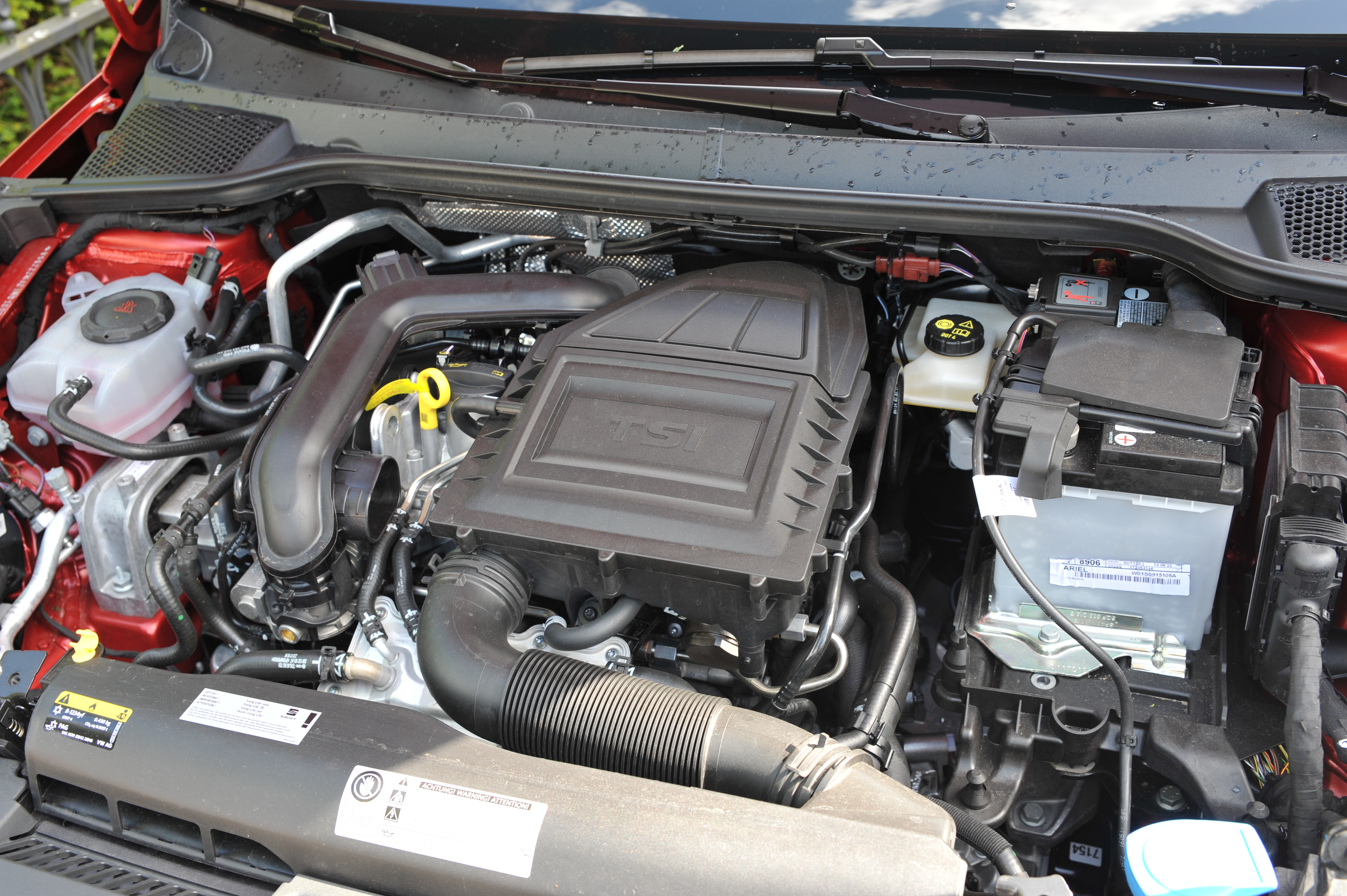 Seat concentreert zich met de nieuwe Ibiza vooral op de 1 liter motor, in de meeste gevallen met turbo. De sportief getinte FR-uitvoering brengt het model precies daar waar het hoort.