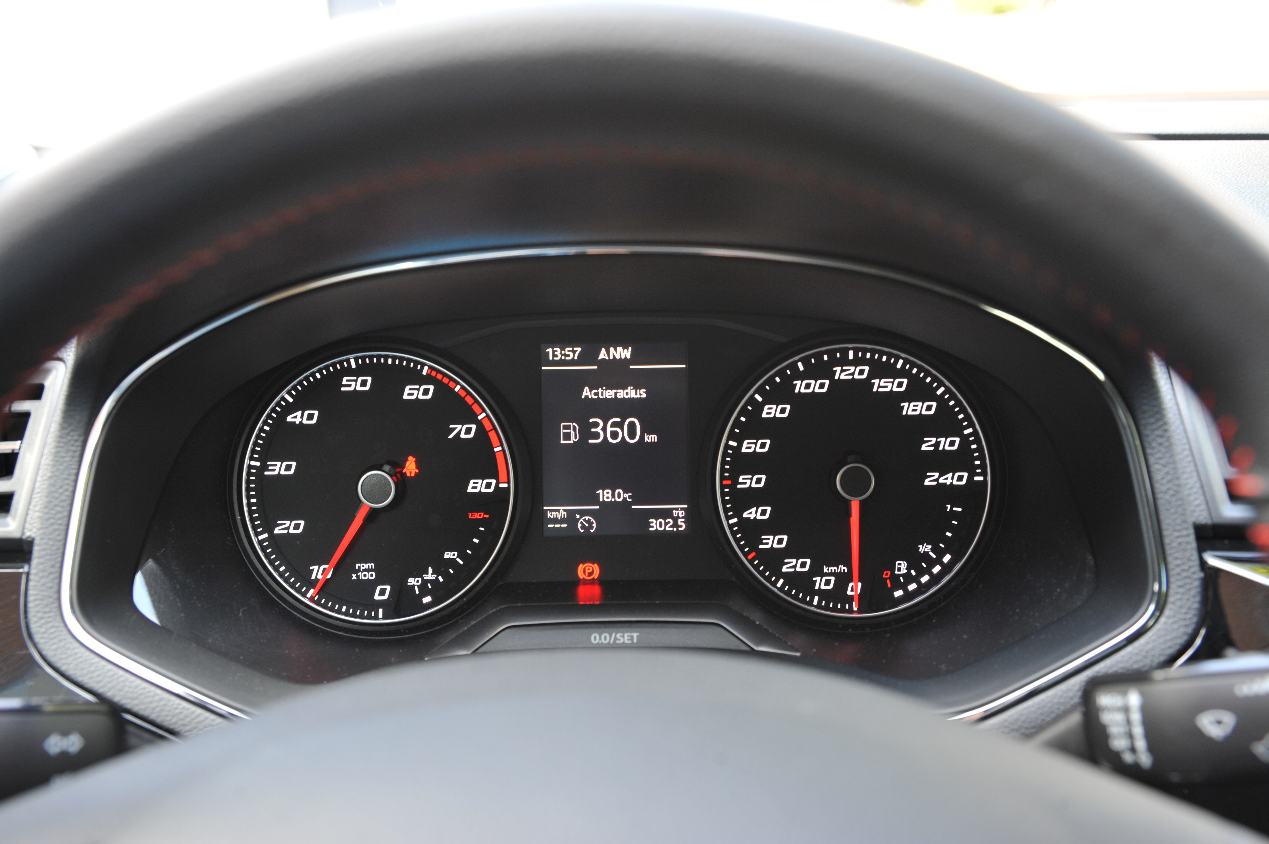Seat concentreert zich met de nieuwe Ibiza vooral op de 1 liter motor, in de meeste gevallen met turbo. De sportief getinte FR-uitvoering brengt het model precies daar waar het hoort.
