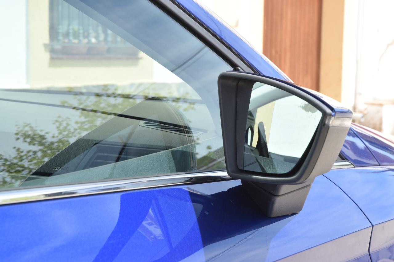Seat zet eind juni de nieuwe generatie Ibiza in de showroom. De auto staat op een nieuw platform en is aanzienlijk groter geworden. AutoVandaag deed een rijtest.