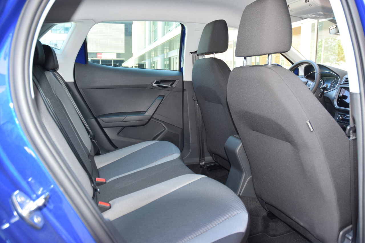 Seat zet eind juni de nieuwe generatie Ibiza in de showroom. De auto staat op een nieuw platform en is aanzienlijk groter geworden. AutoVandaag deed een rijtest.
