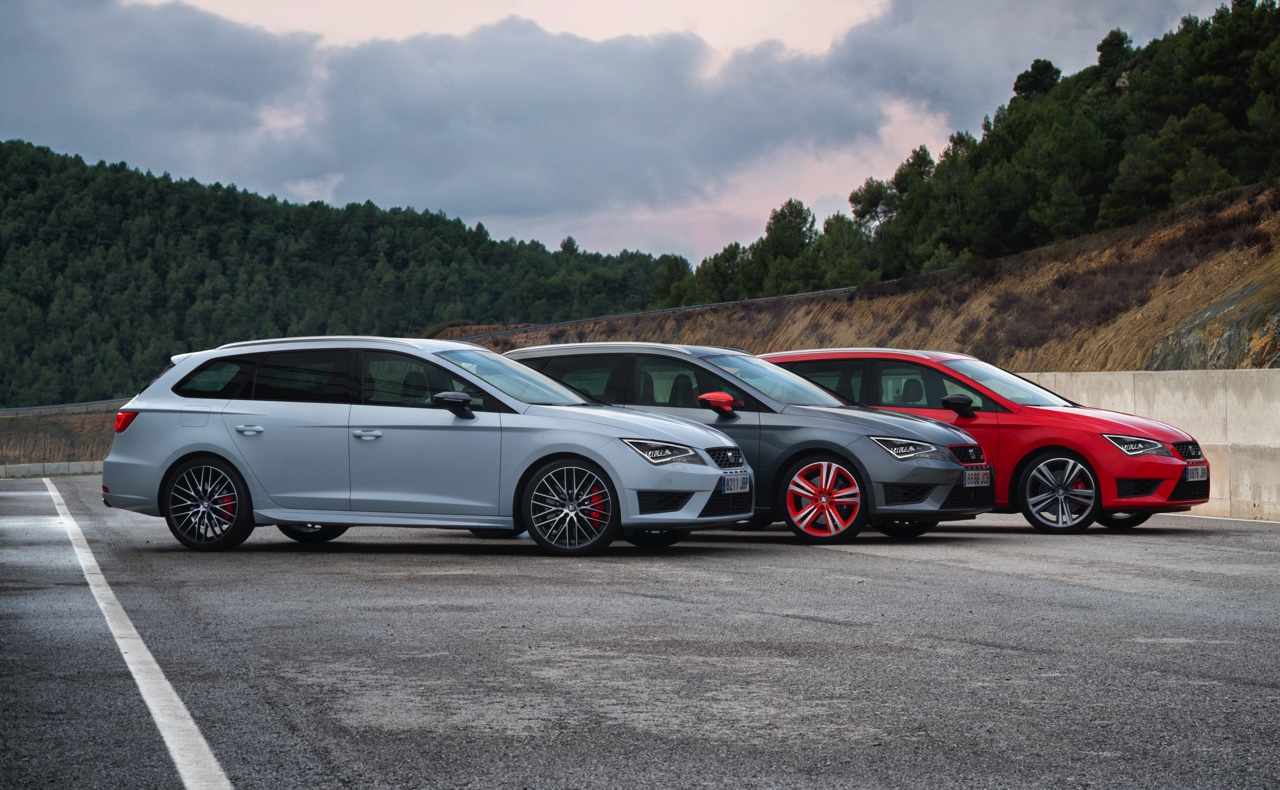 In deze autotest rijden we met de Seat Leon ST Cupra 280 van Circuit Zandvoort naar de Ramblas in Spanje. De rappe stationwagon leent zich voor spoedklussen!
