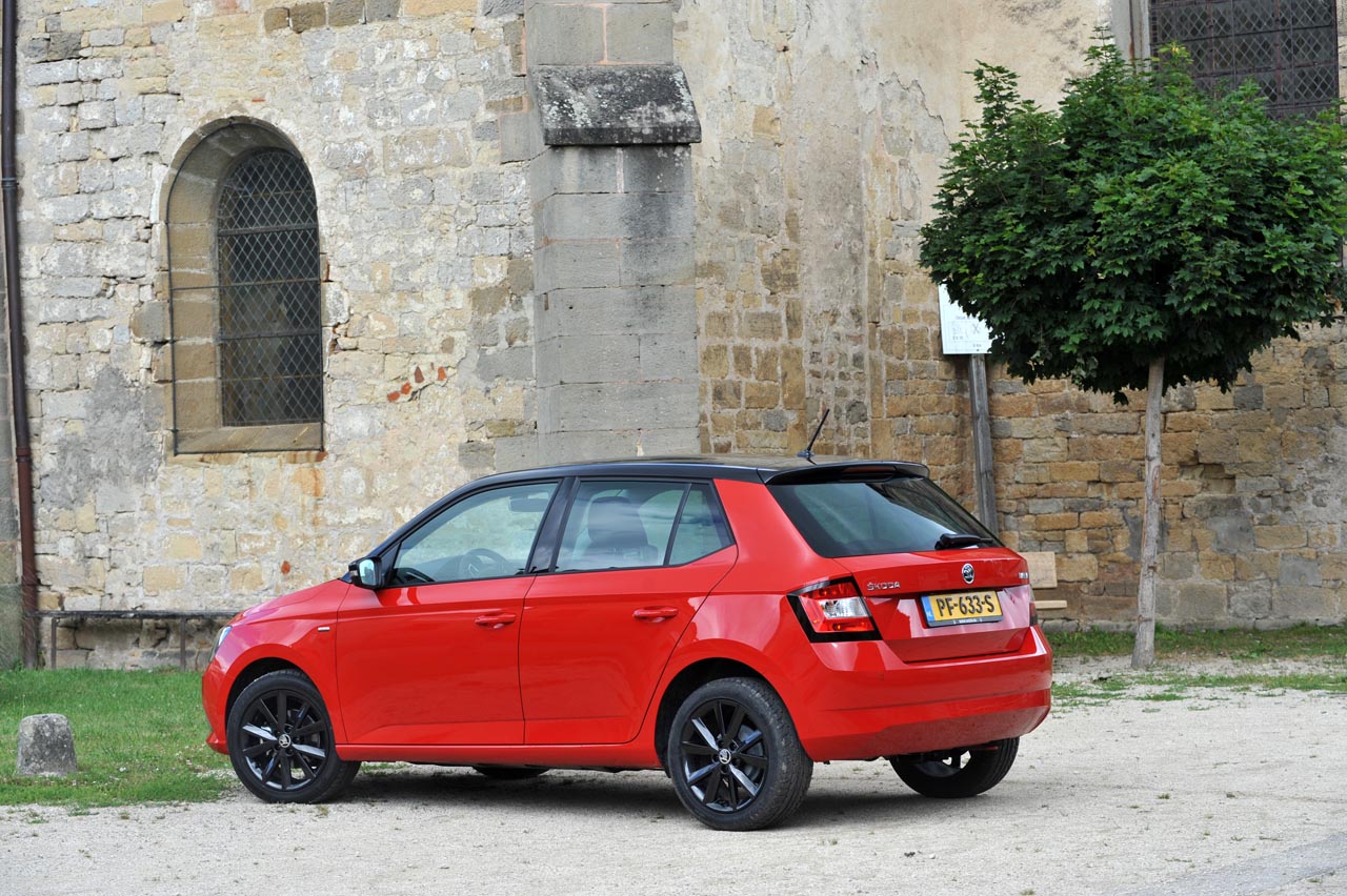 Skoda levert sinds kort twee vermogensvarianten van de 1.0-liter TSI turbomotor in de Fabia. Een levendig machientje zo wijst een rijtest uit.