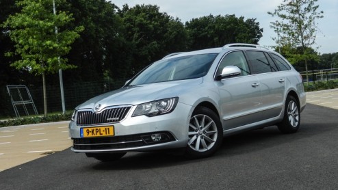 Test Skoda Superb Combi Greenline, die voor 2013 een facelift onderging en met zijn 1.6 TDI diesel weer in aanmerking komt voor 20% bijtelling.