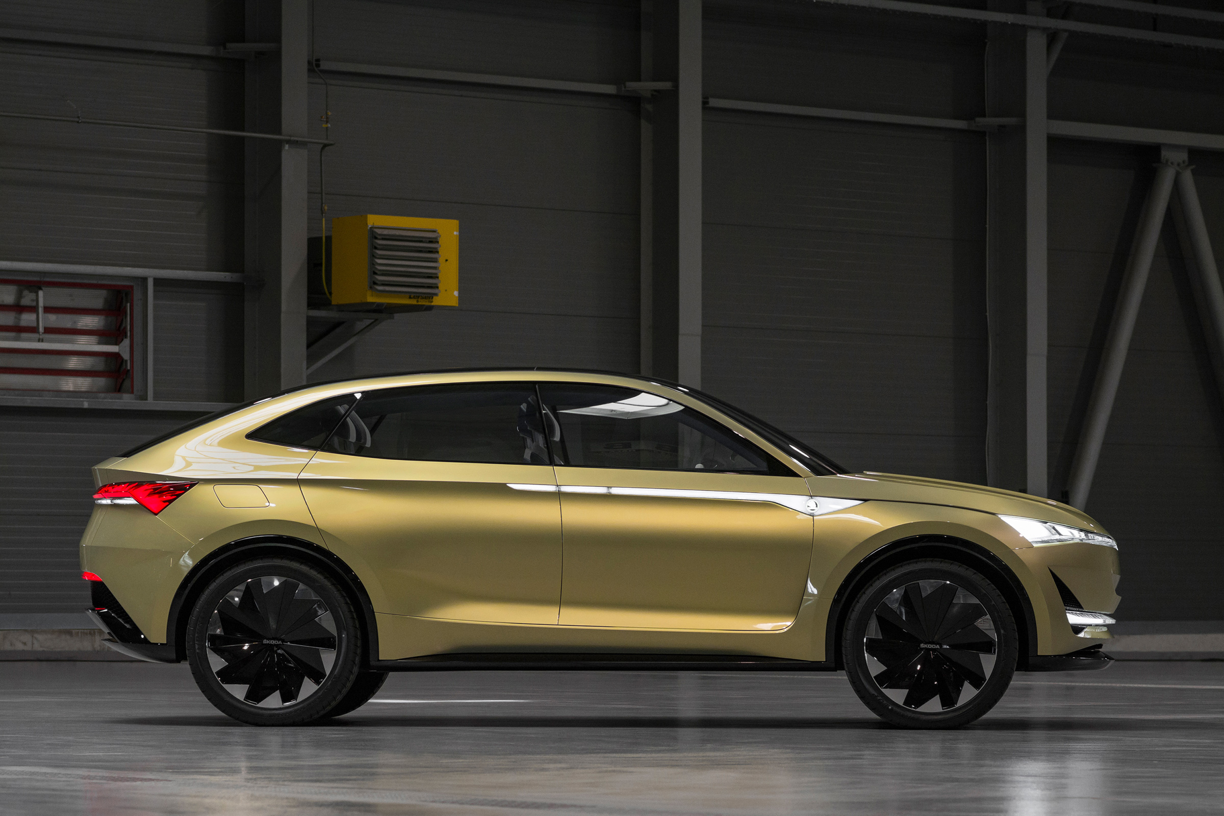 Skoda belooft voor 2019 een plug-in hybride en 2020 de eerste elektrische auto.