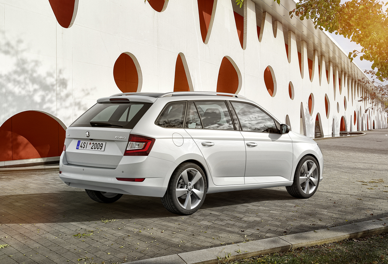 Skoda geeft de foto's vrij van de gefacelifte Fabia.