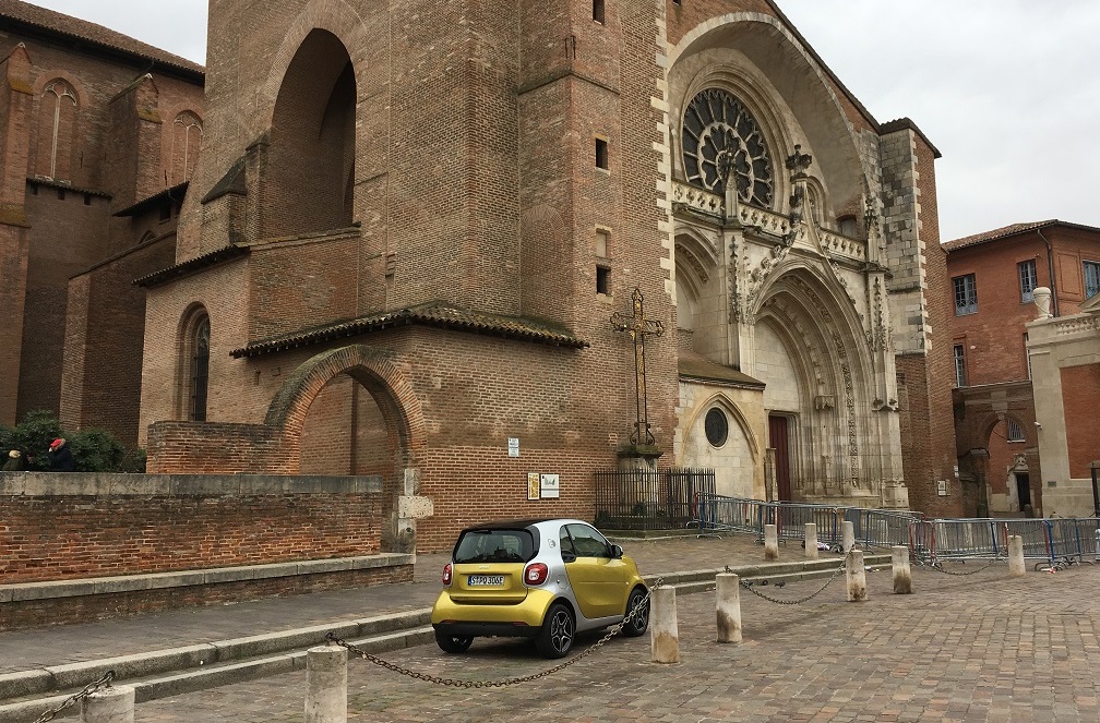 De Smart-modellen zijn er nu ook als Electric Drive. Hoe ver komen de auto's in de praktijk? AutoVandaag zocht het uit met een rijtest in Toulouse.