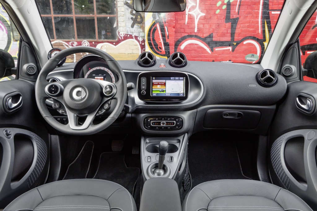 De details van de Smart Electric Drive-modellen van de Fortwo, Fortwo Cabrio en Forfour zijn nu bekend.