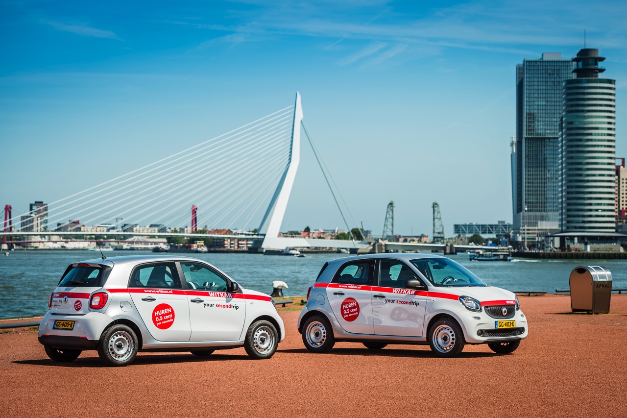 De Witkar is terug in Nederland. De stad Rotterdam omarmt 50 exemplaren van de smart forfour voor freefloating autoverhuur in het centrum van de Havenstad.