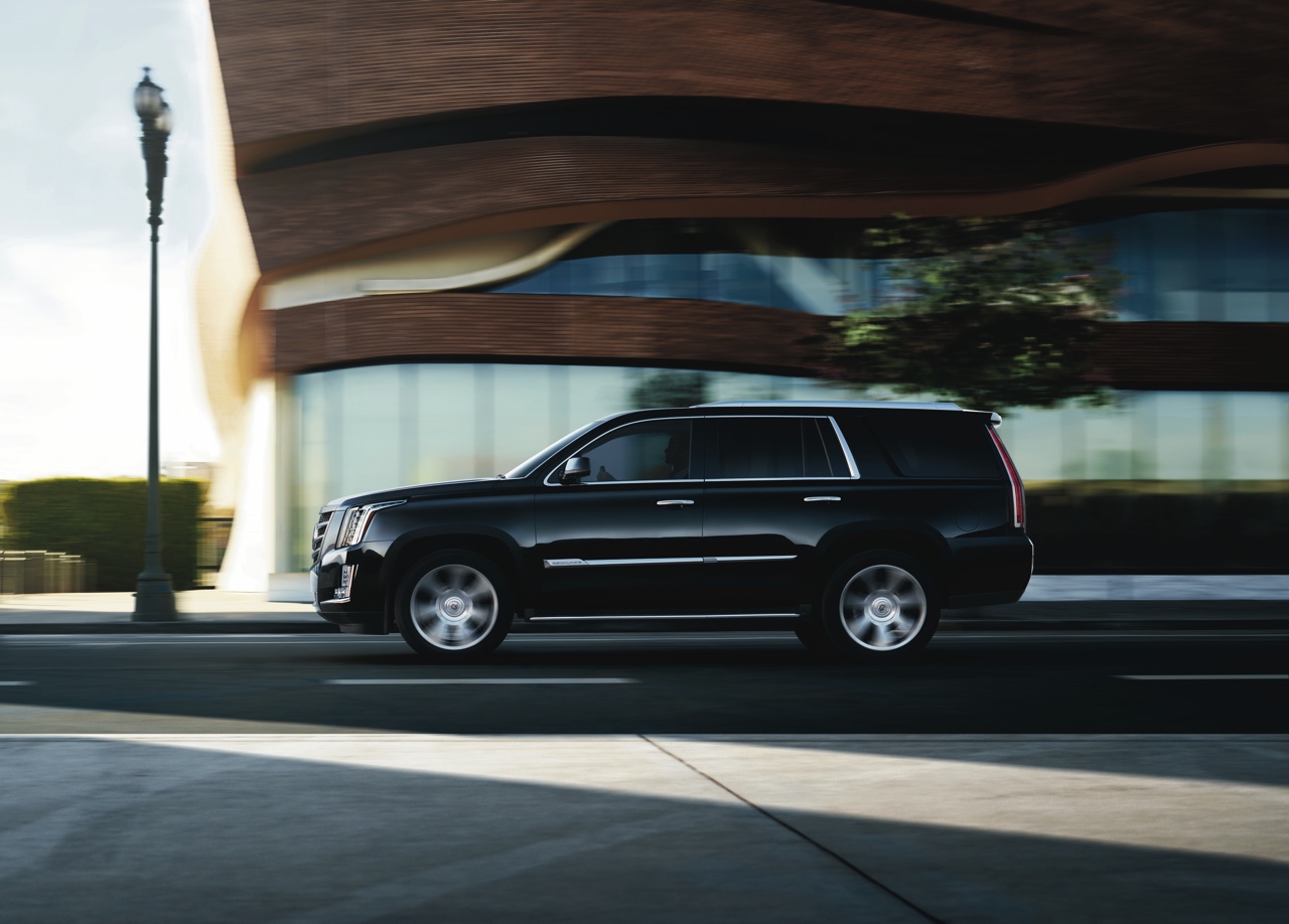 Nieuwe Cadillac Escalade beleeft zijn Nederlandse primeur op de AutoRAI 2015. Prijzen beginnen bij 163.600 euro.