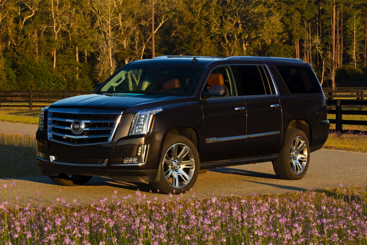 Nieuwe Cadillac Escalade beleeft zijn Nederlandse primeur op de AutoRAI 2015. Prijzen beginnen bij 163.600 euro.