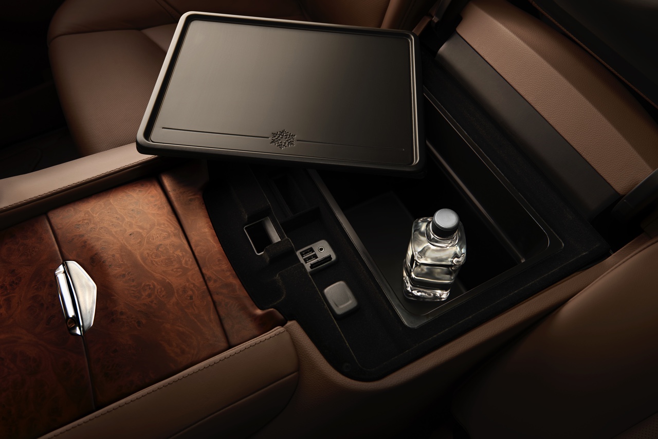 Nieuwe Cadillac Escalade beleeft zijn Nederlandse primeur op de AutoRAI 2015. Prijzen beginnen bij 163.600 euro.