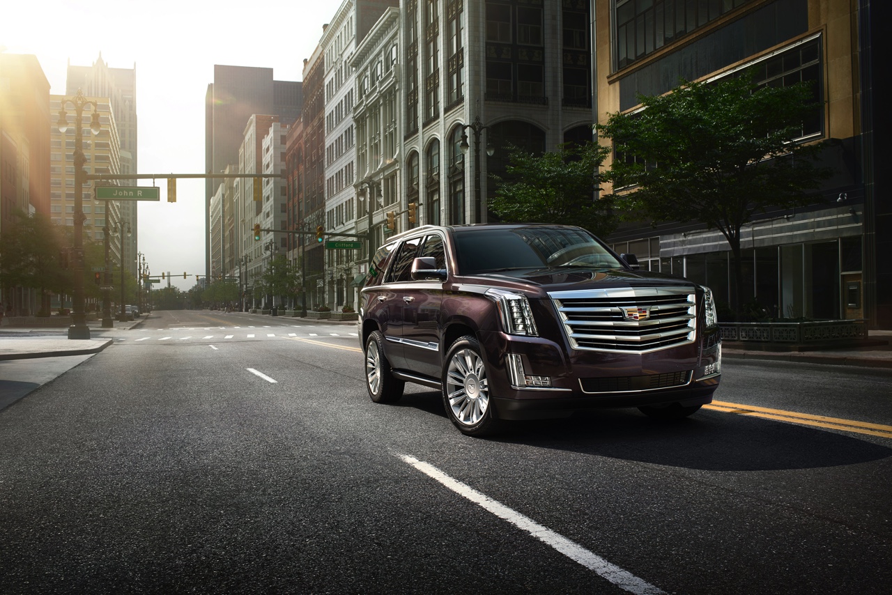 Nieuwe Cadillac Escalade beleeft zijn Nederlandse primeur op de AutoRAI 2015. Prijzen beginnen bij 163.600 euro.
