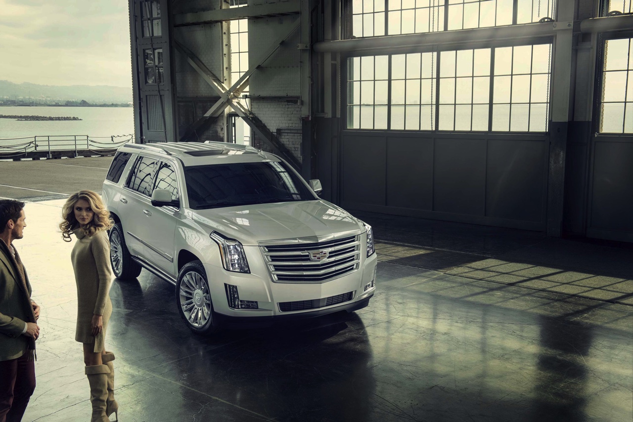 Nieuwe Cadillac Escalade beleeft zijn Nederlandse primeur op de AutoRAI 2015. Prijzen beginnen bij 163.600 euro.