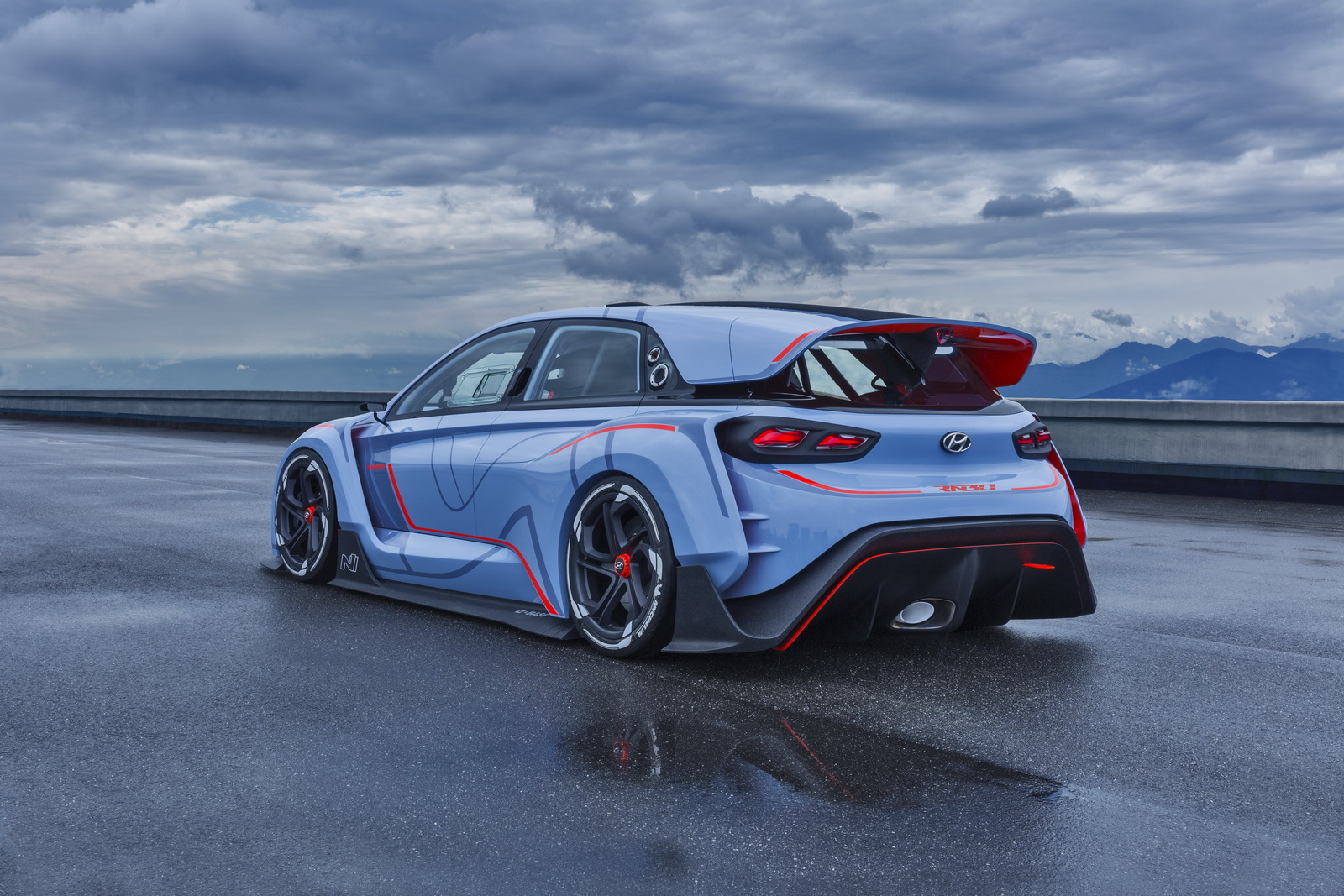 Hyundai toont spierballen met de RN30 Concept, de raceversie van de Hyundai i30 N zoals hij in 2017 op de markt komt.