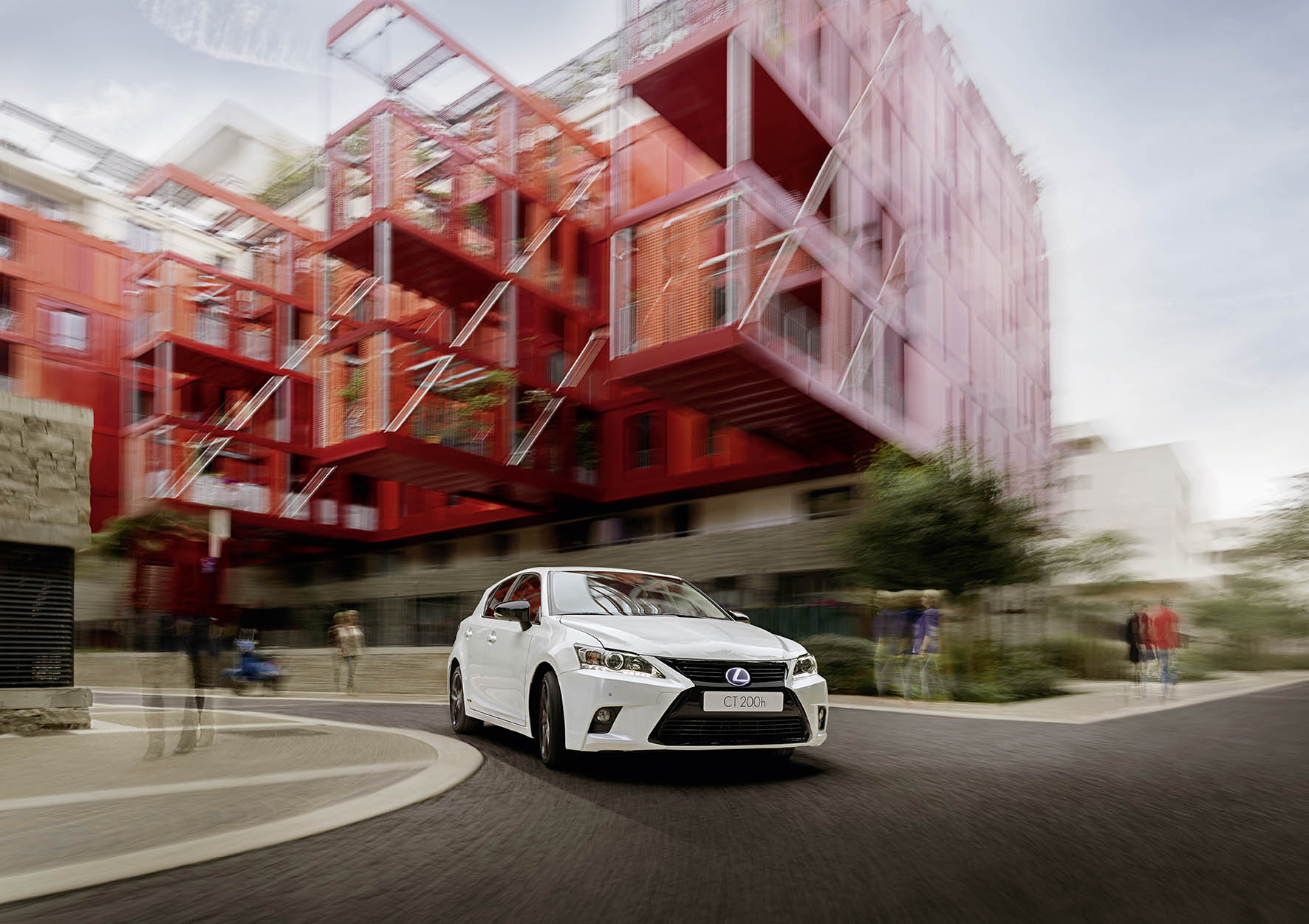Lexus introduceert naast de F Sport Line ook Sport Editions van de CT 200h en IS 300h.