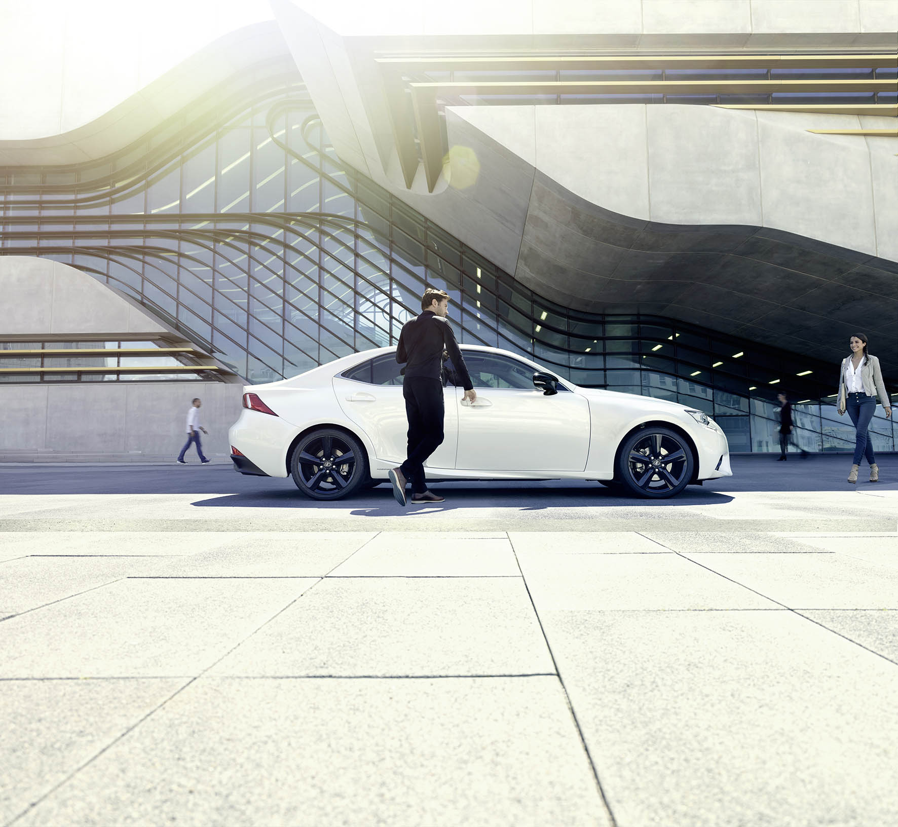 Lexus introduceert naast de F Sport Line ook Sport Editions van de CT 200h en IS 300h.