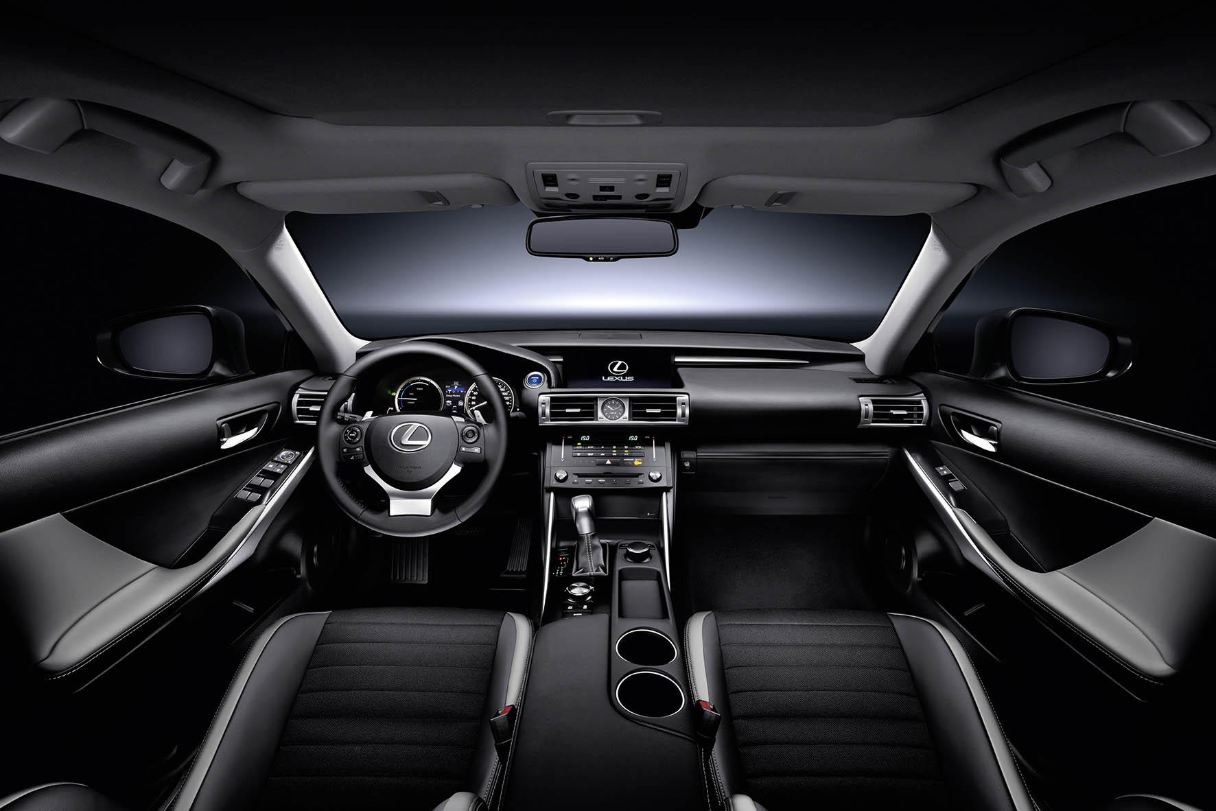 Lexus introduceert naast de F Sport Line ook Sport Editions van de CT 200h en IS 300h.