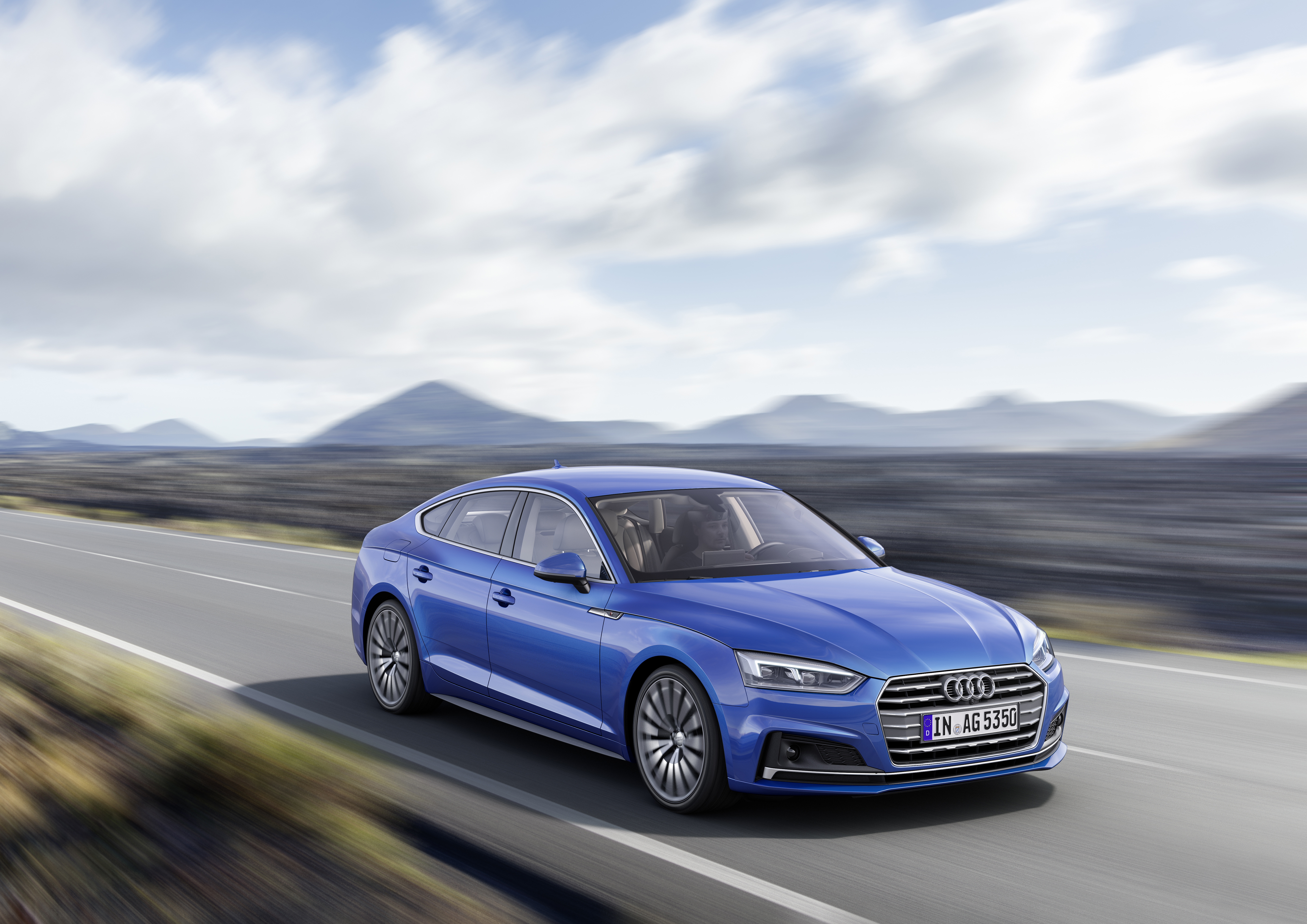 De nieuwe Audi A5 Sportback en S5 Sportback zijn gepresenteerd. De A5 Sportback is er ook als g-tron.