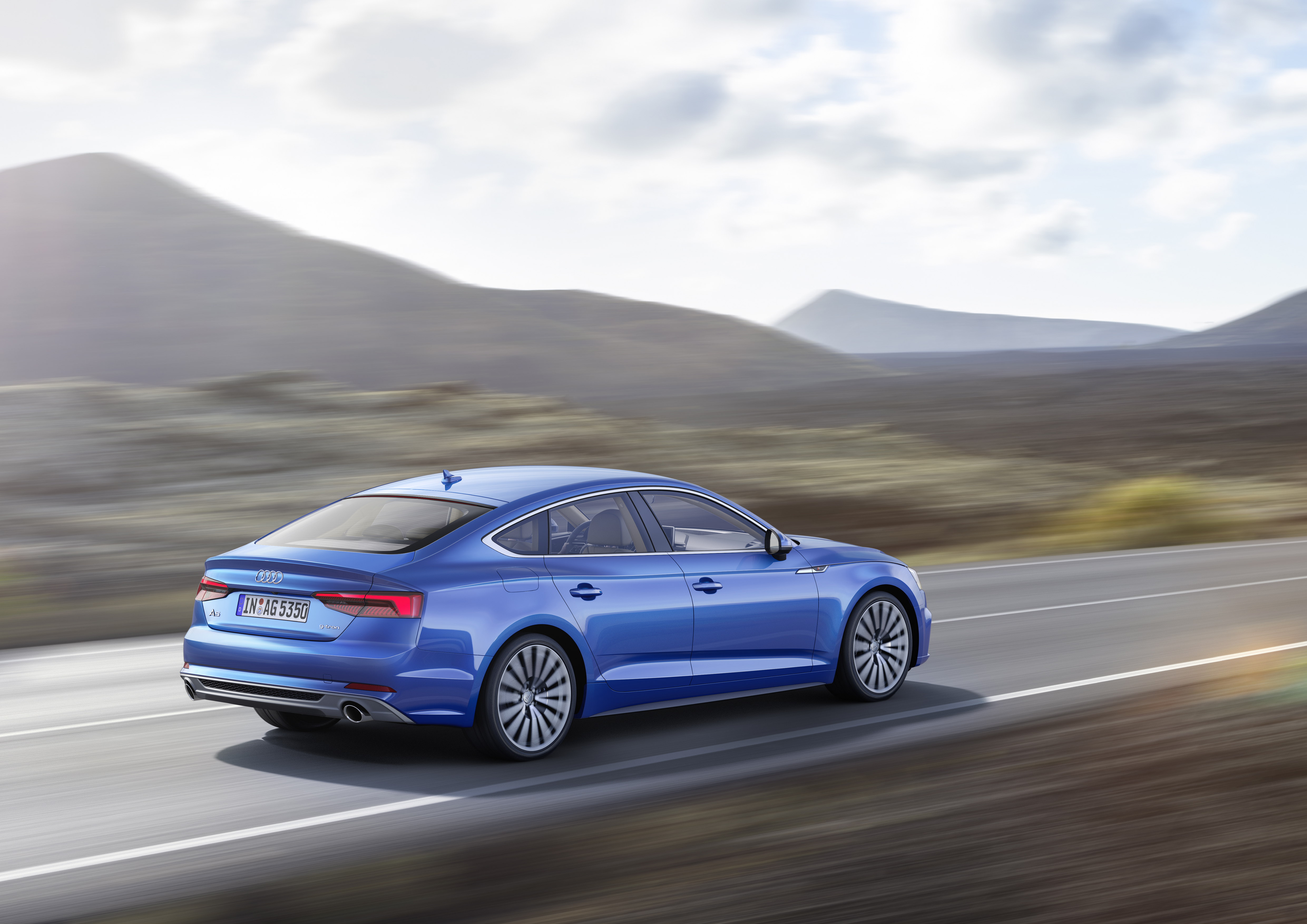 De nieuwe Audi A5 Sportback en S5 Sportback zijn gepresenteerd. De A5 Sportback is er ook als g-tron.