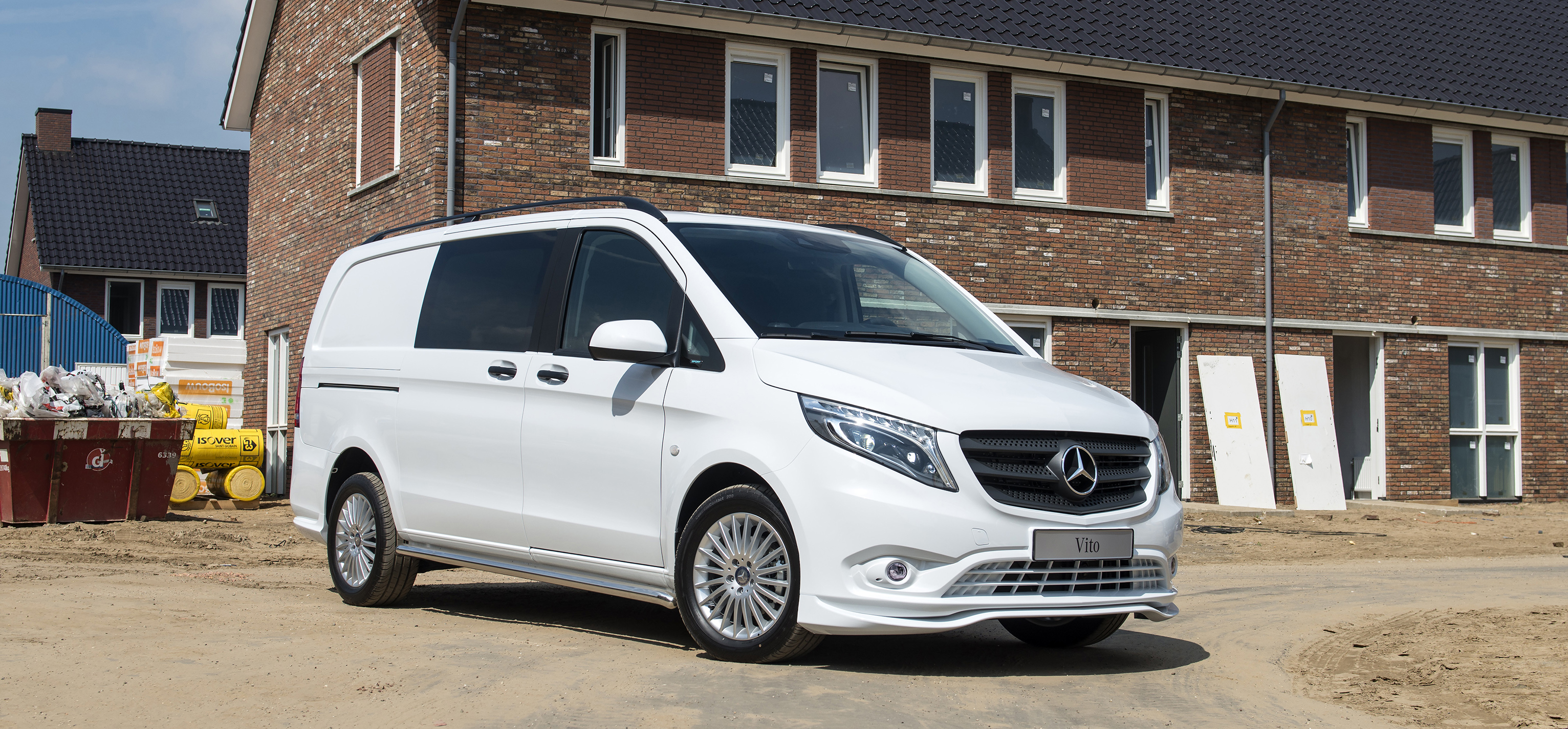 Mercedes brengt de Vito bedrijfswagen nu ook in de Sport-uitvoering uit.