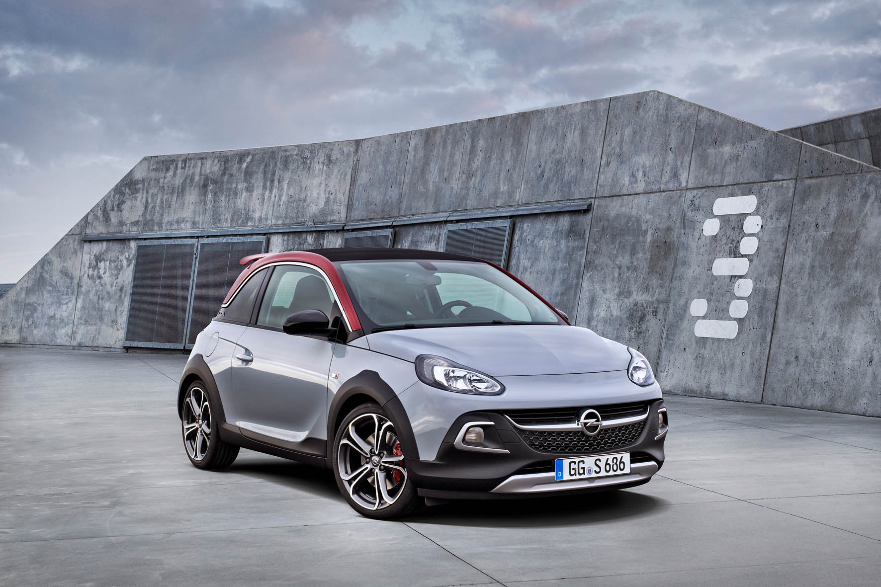 Opel heeft de Adam Rocks S 1.4 Turbo met 150 pk als primeur op de AutoRAI 2015.