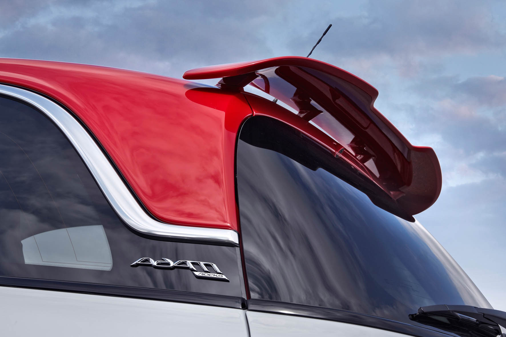 Opel heeft de Adam Rocks S 1.4 Turbo met 150 pk als primeur op de AutoRAI 2015.