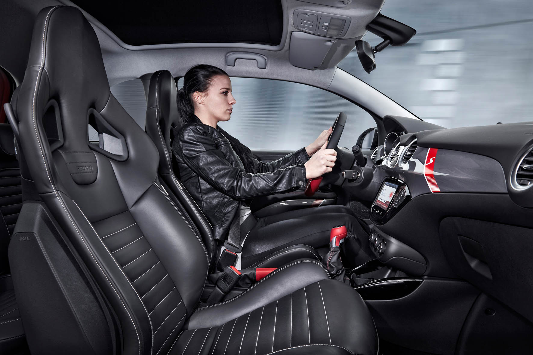 Opel heeft de Adam Rocks S 1.4 Turbo met 150 pk als primeur op de AutoRAI 2015.