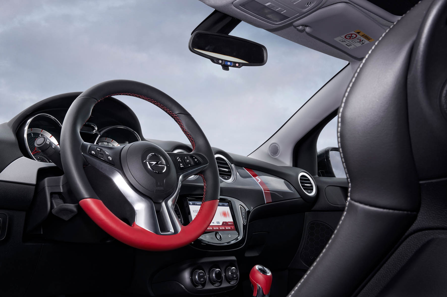 Opel heeft de Adam Rocks S 1.4 Turbo met 150 pk als primeur op de AutoRAI 2015.