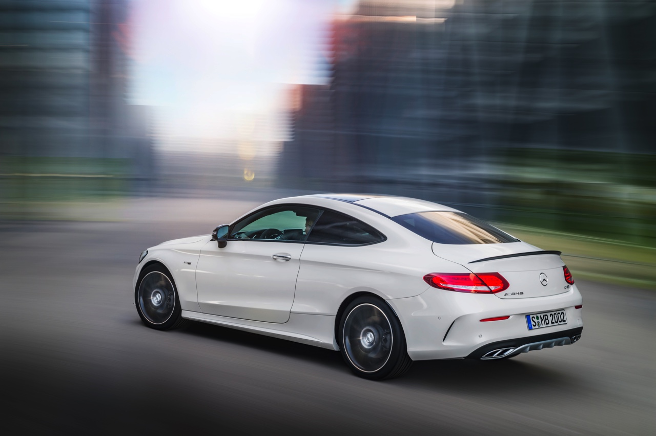 Audi S4 Avant en Mercedes-AMG C43 4Matic Coup zijn sportieve concurrenten met 3.0 liter turbomotor. De nieuwe 43-modellen vervangen bij Mercedes de 450 AMG Sport modellen.
