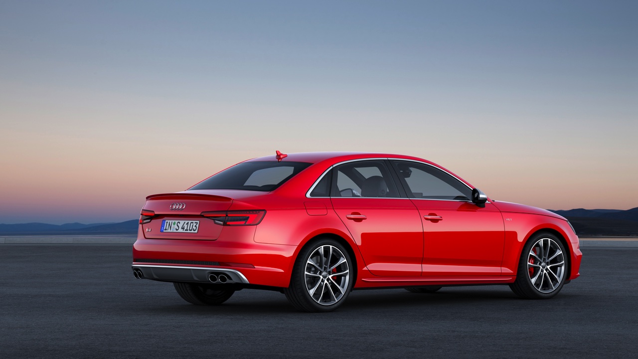 Audi S4 Avant en Mercedes-AMG C43 4Matic Coup zijn sportieve concurrenten met 3.0 liter turbomotor. De nieuwe 43-modellen vervangen bij Mercedes de 450 AMG Sport modellen.