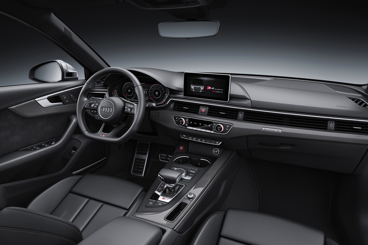 Audi S4 Avant en Mercedes-AMG C43 4Matic Coup zijn sportieve concurrenten met 3.0 liter turbomotor. De nieuwe 43-modellen vervangen bij Mercedes de 450 AMG Sport modellen.