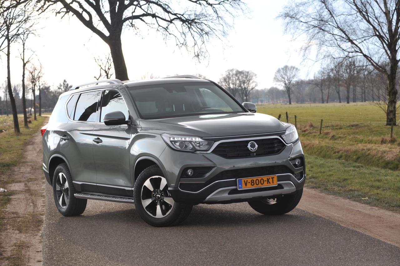 SsangYong brengt met de nieuwe Rexton een prima grote SUV, maar prijst zichzelf uit de markt vanwege de hoge BPM. OP grijs kenteken maakt het model wel kans.