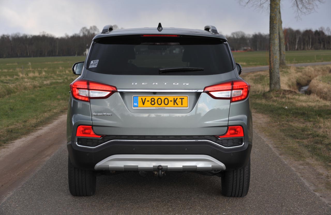SsangYong brengt met de nieuwe Rexton een prima grote SUV, maar prijst zichzelf uit de markt vanwege de hoge BPM. OP grijs kenteken maakt het model wel kans.