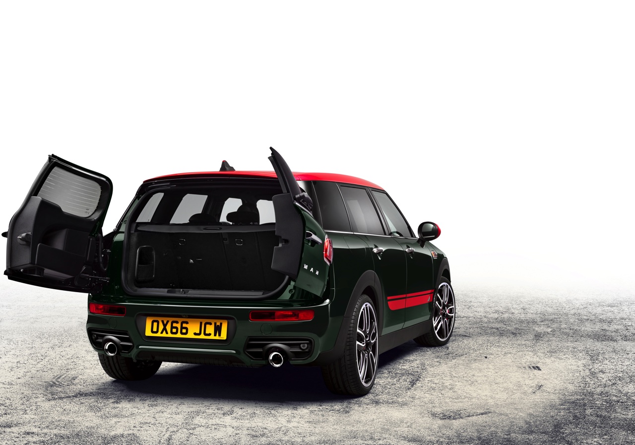 Mini introduceert de Clubman John Cooper Works en voorziet het sportieve topmodel standaard van All4 vierwielaandrijving. Zonder meerprijs levert Mini een achttrapsautomaat.