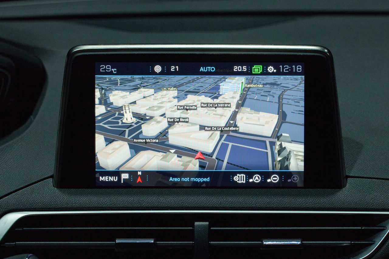 Peugeot presenteert de i-Cockpit van de nabije toekomst. Als eerste zien we het nieuwe interieurconcept terug in de nieuwe SUV, de Peugeot 3008.