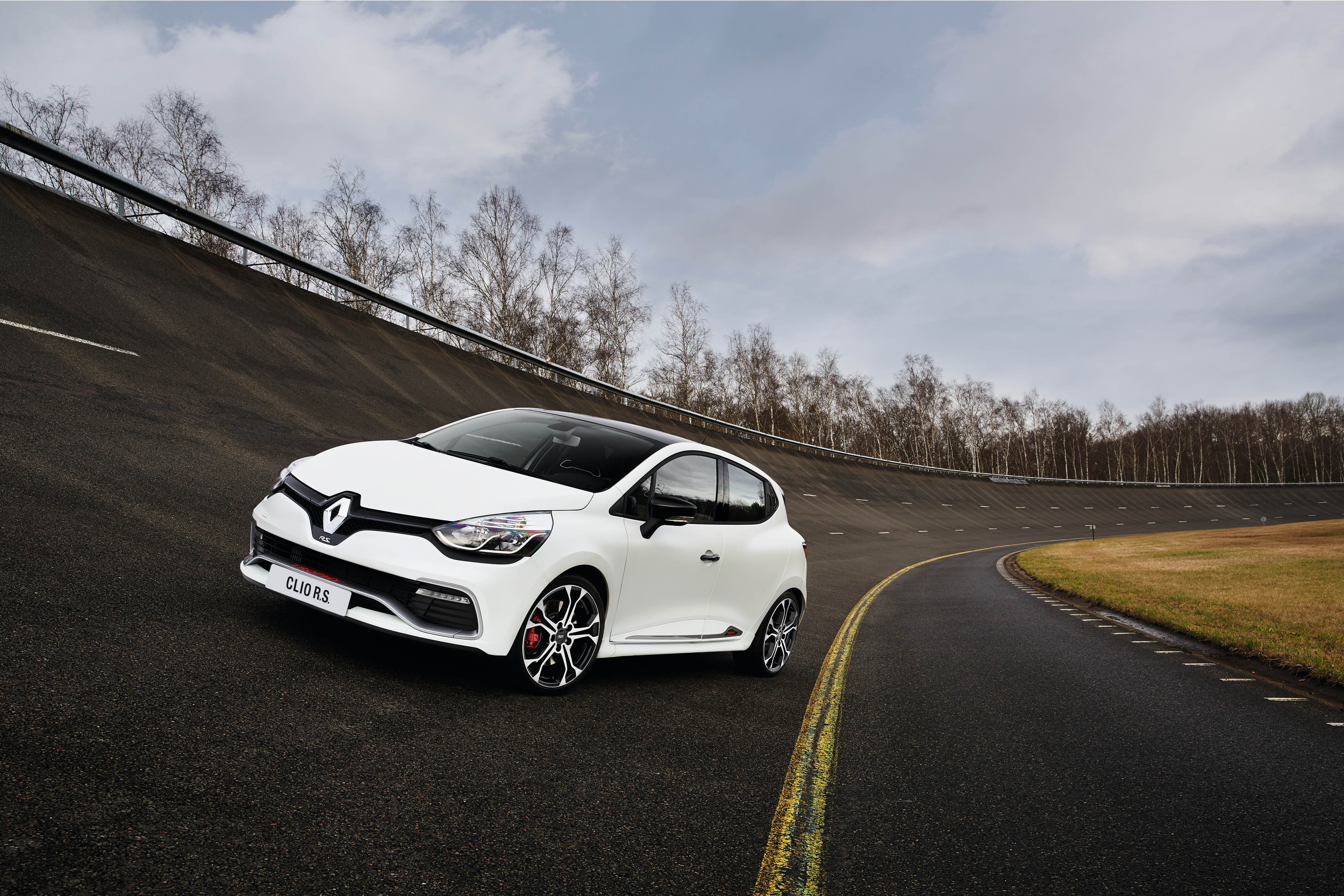 De Renault Clio R.S. 220 EDC Trophy maakte onlangs zijn debuut op de AutoRai. Nu is er ook een prijs: 31.220 euro.