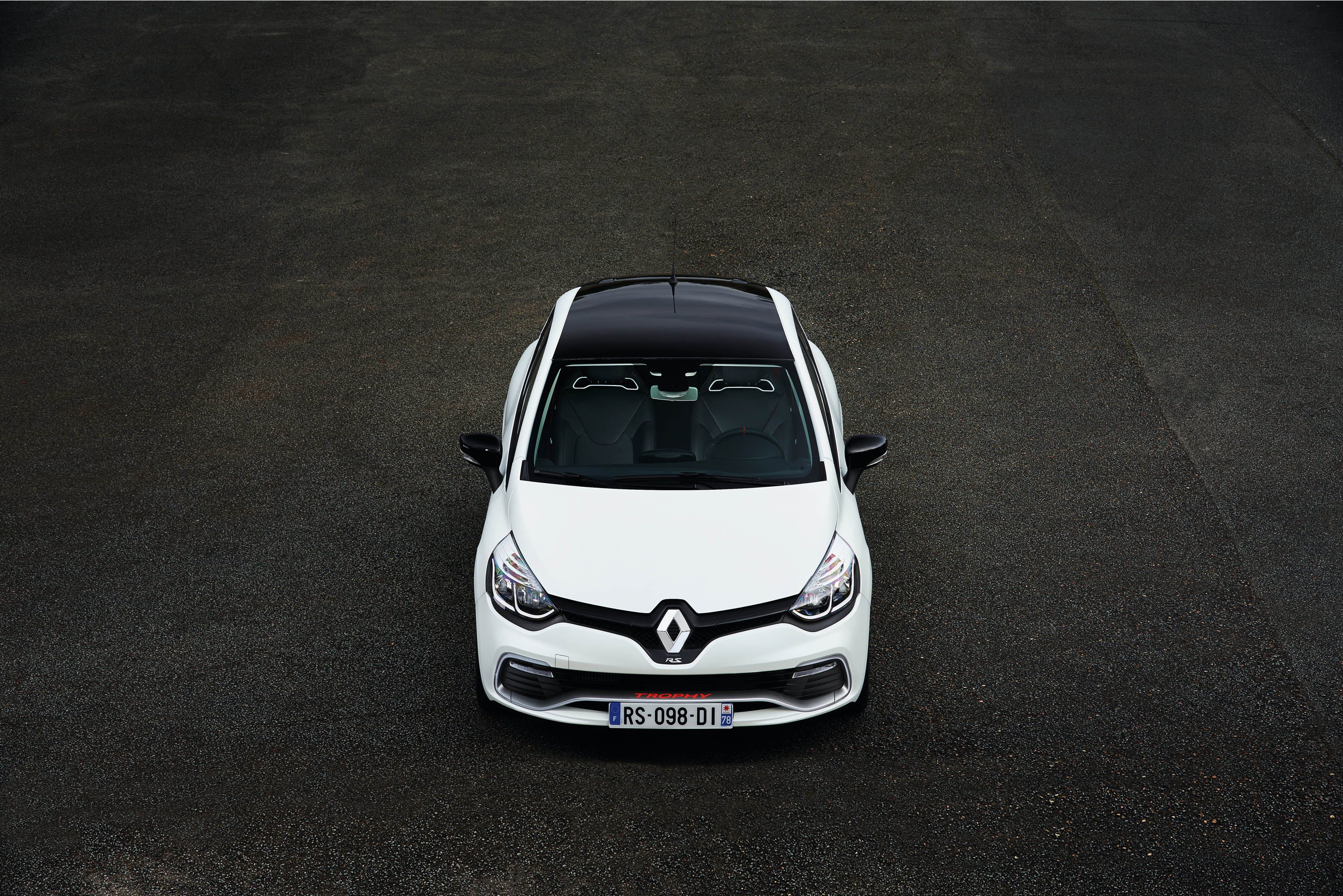 De Renault Clio R.S. 220 EDC Trophy maakte onlangs zijn debuut op de AutoRai. Nu is er ook een prijs: 31.220 euro.