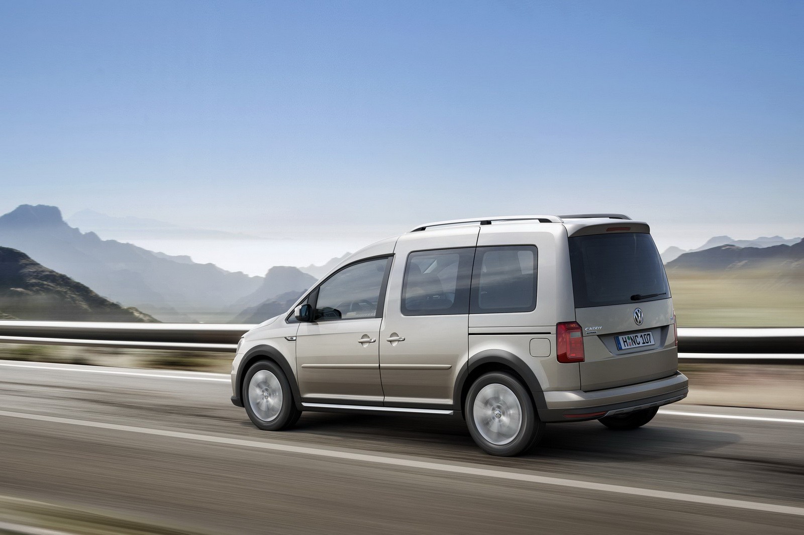 Volkswagen Caddy Alltrack is de stoere versie van de Caddy, leverbaar als bedrijfswagen en personenwagen.